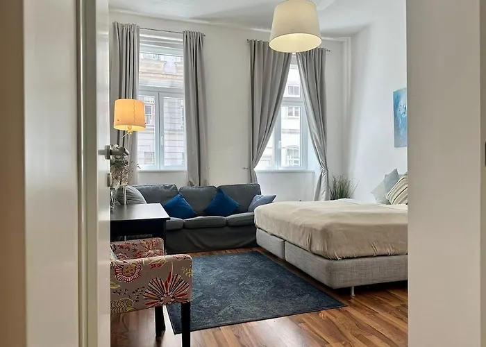 Near Center - Danube Canal - Long Daire