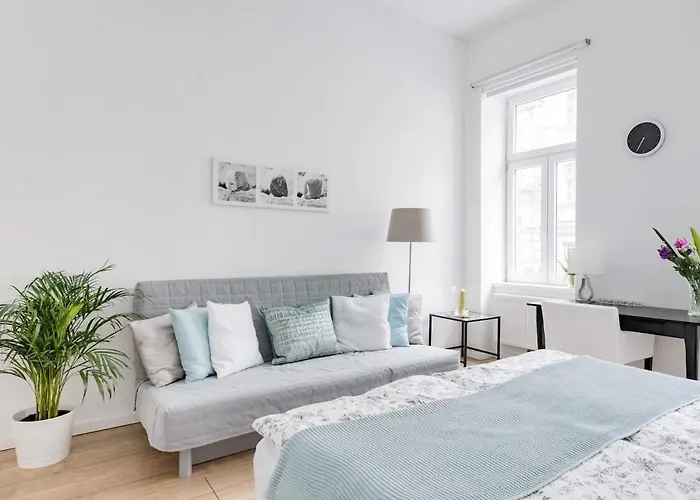 Near Center - Danube Canal - Long Apartment *