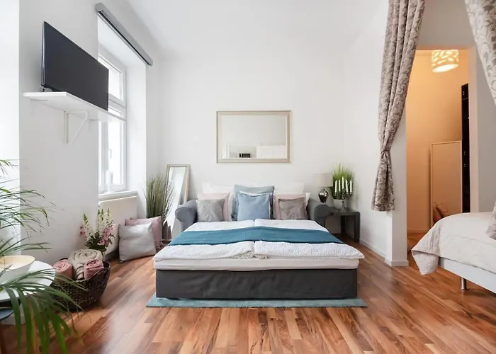 Near Center - Danube Canal - Long Apartment Vienna